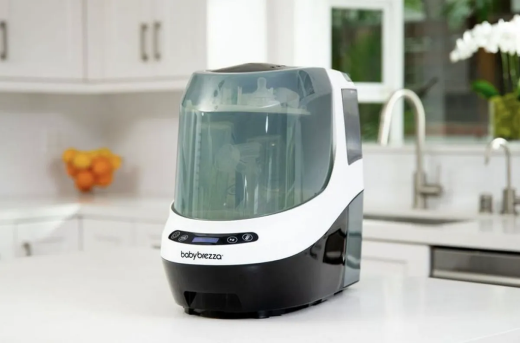 Baby Brezza Bottle Washer Pro sur plan de travail